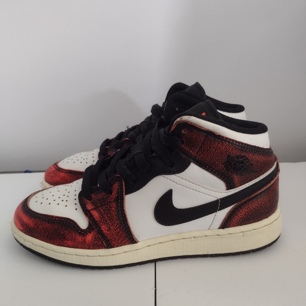 Nike Air Jordan 1 Mid  Wear Away Chicago Size 4.5Y  Black/Infrared 23/White